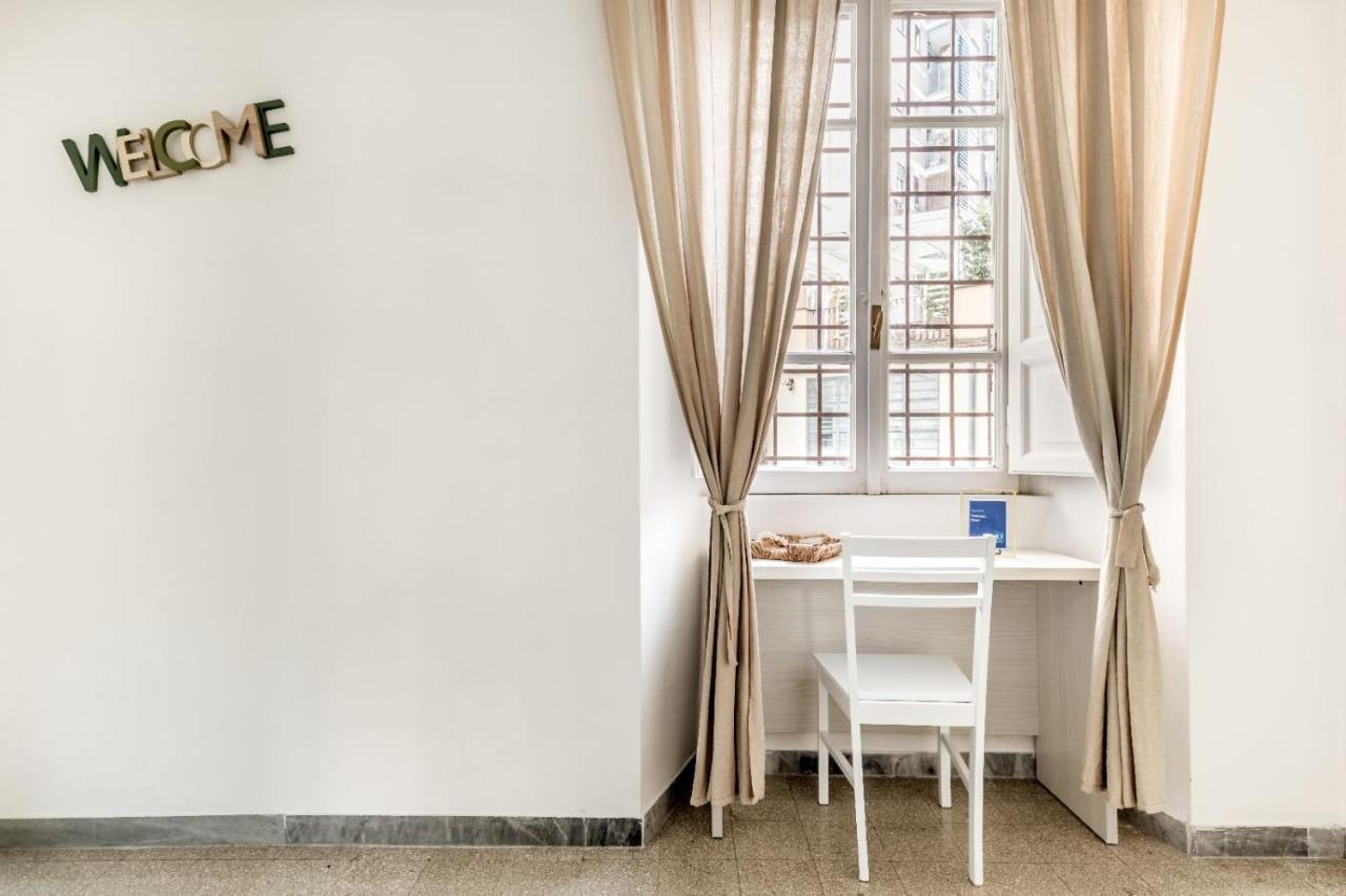Trastevere'S Flower Ρώμη Εξωτερικό φωτογραφία